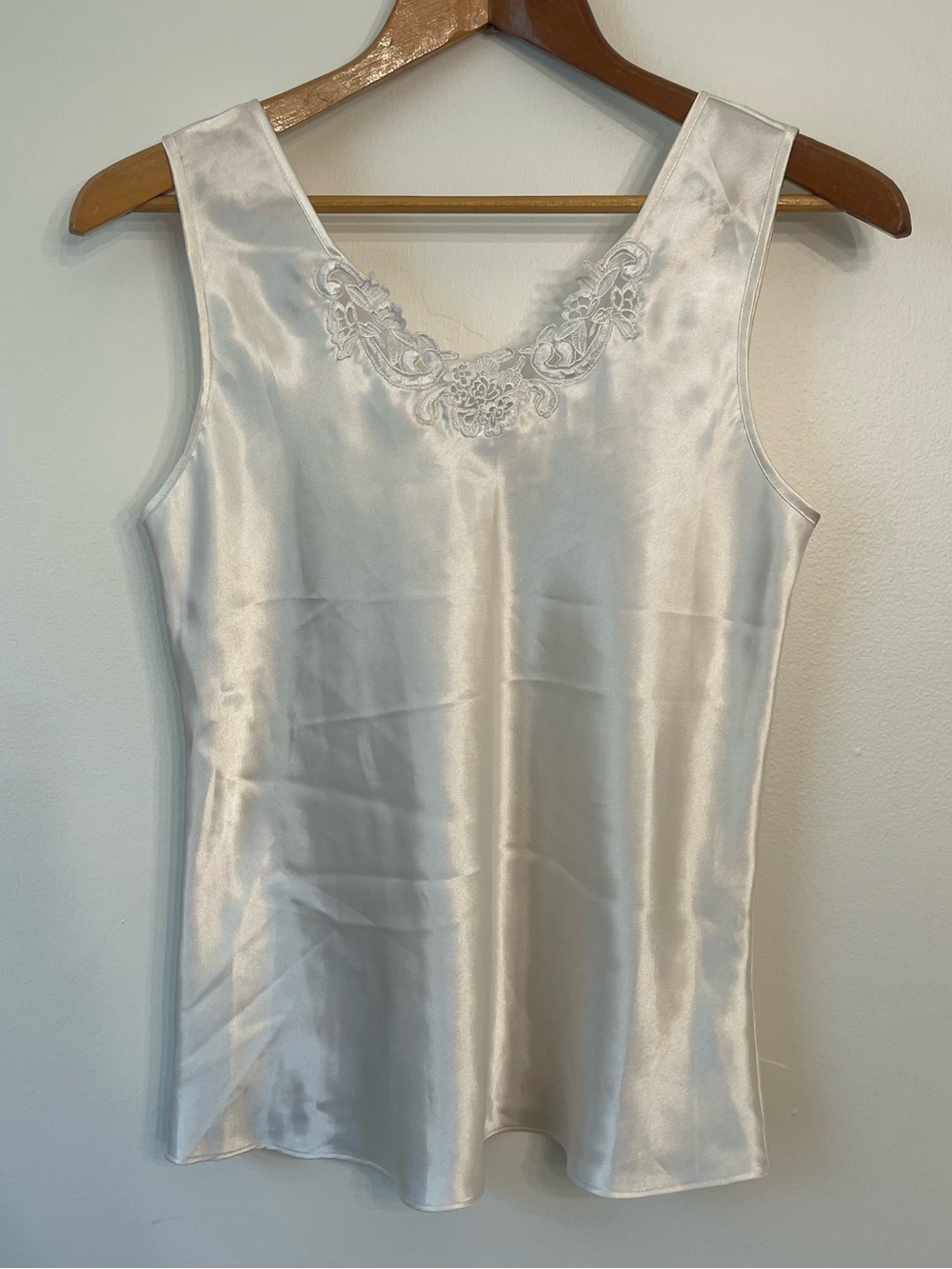 Y2K Style satin and lace trimmed white tank secret treasures Sz S